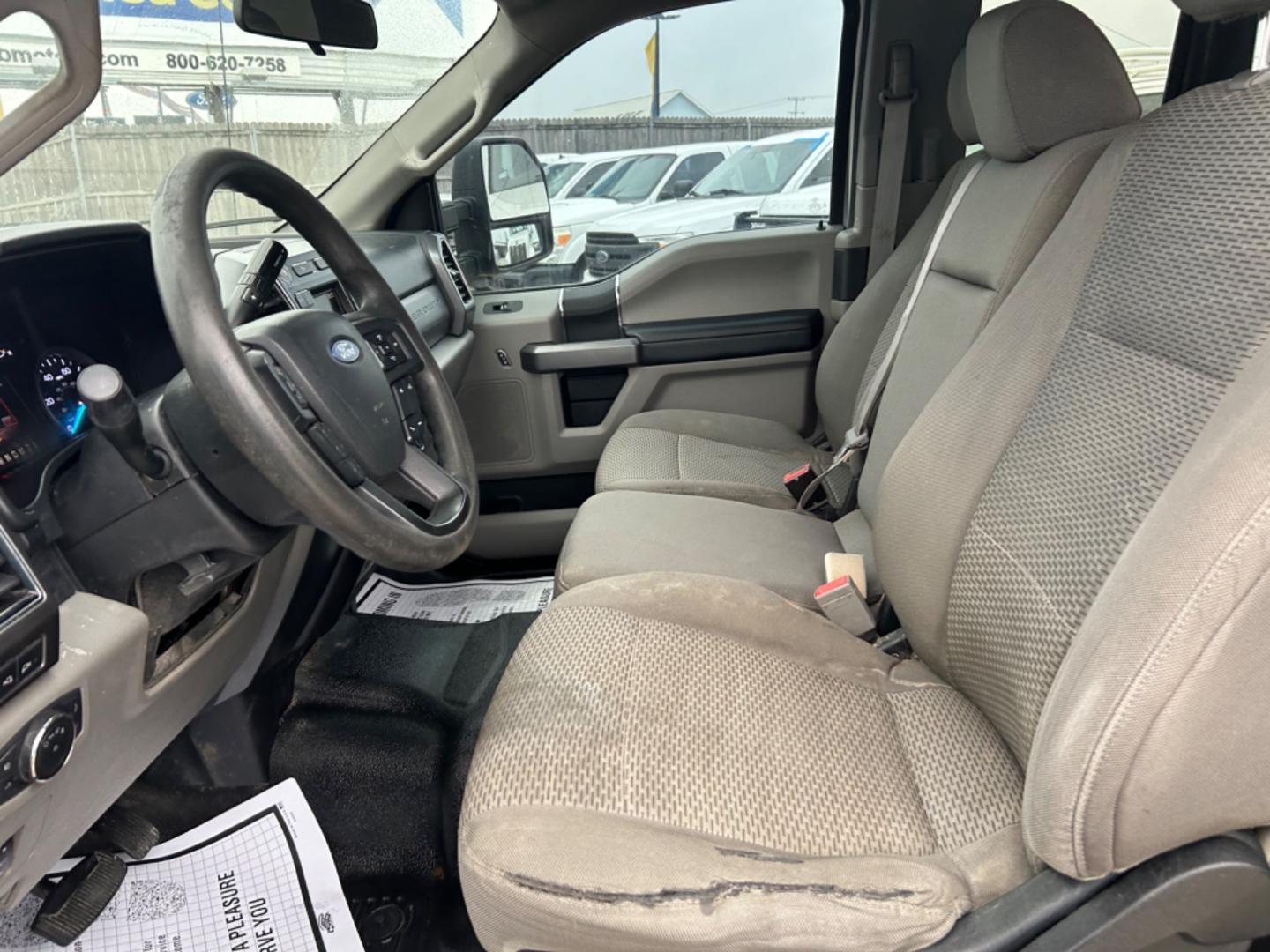 2019 Silver Ford F-250 SD XLT SuperCab 4WD (1FT7X2B67KE) with an 6.2L V8 OHV 16V engine, 6A transmission, located at 1687 Business 35 S, New Braunfels, TX, 78130, (830) 625-7159, 29.655487, -98.051491 - Photo#6